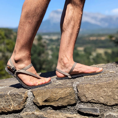 man wearing zuzu sandals סנדלי זוזו עם רצועות מדבר